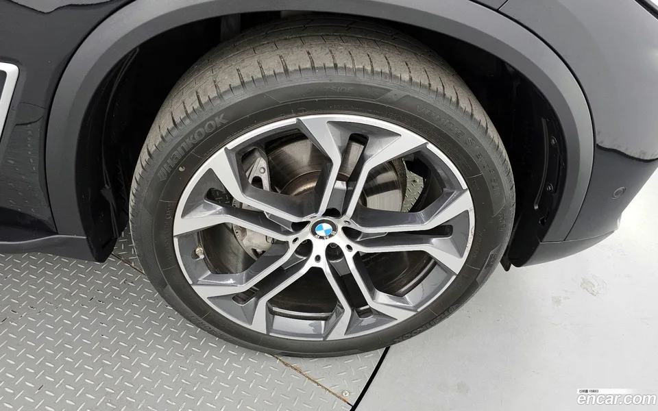 BMW X5 xDrive 30d xLine 2023 — миниатюра 2