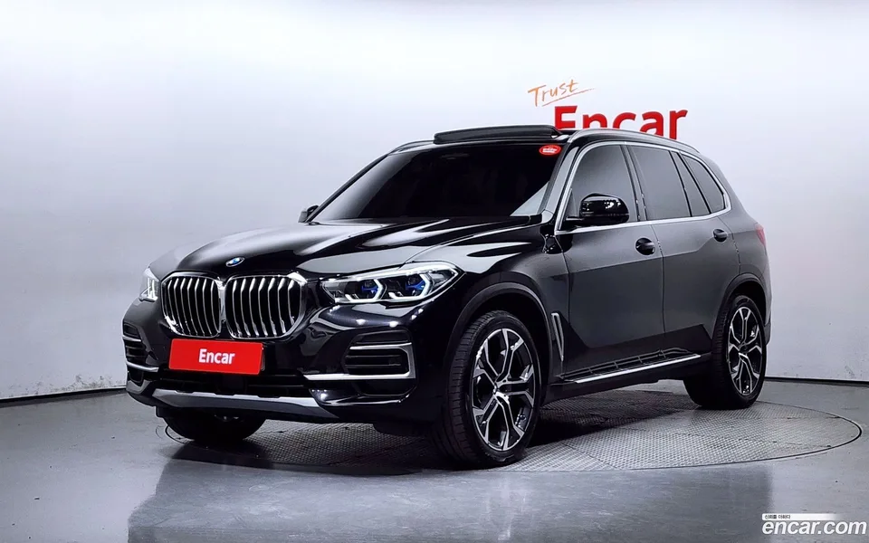 BMW X5 xDrive 30d xLine 2023 — фото 1, купить с доставкой в Москву