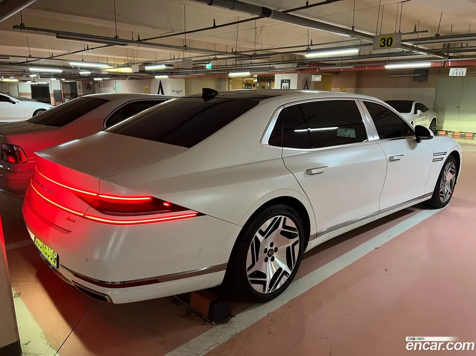 Genesis G90 3.5 e-S/C AWD LWB 2022 — thumbnail 2