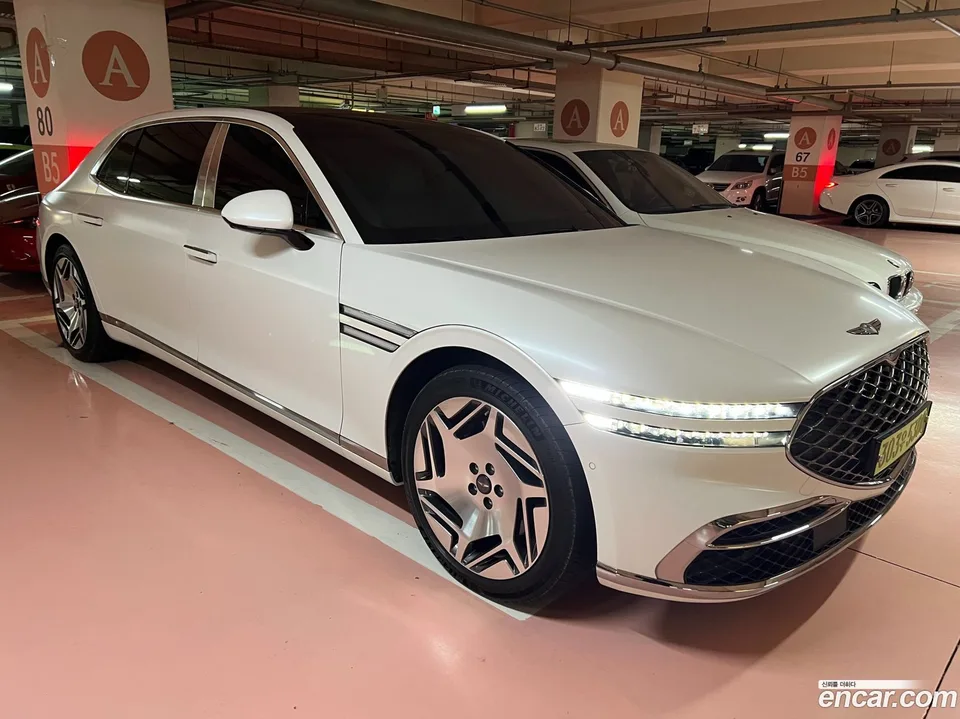 Genesis G90 3.5 e-S/C AWD LWB 2022 — photo 1, buy with delivery to Moscow