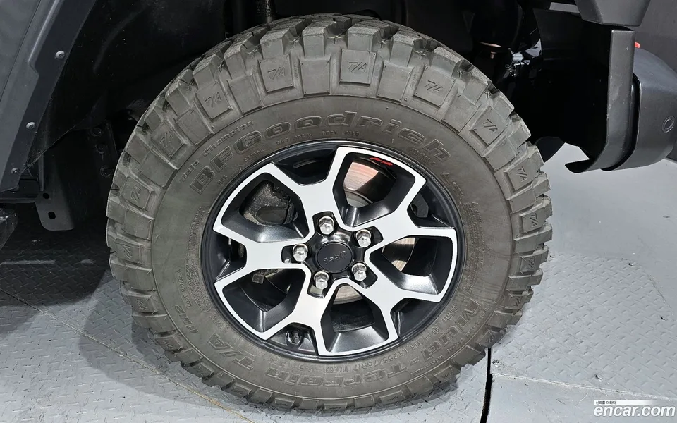 Jeep Wrangler 2.0 4 2023 — миниатюра 2