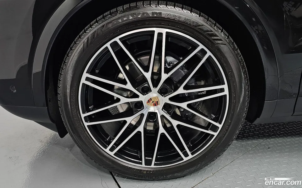 Porsche Cayenne 3.0 2024 — миниатюра 5