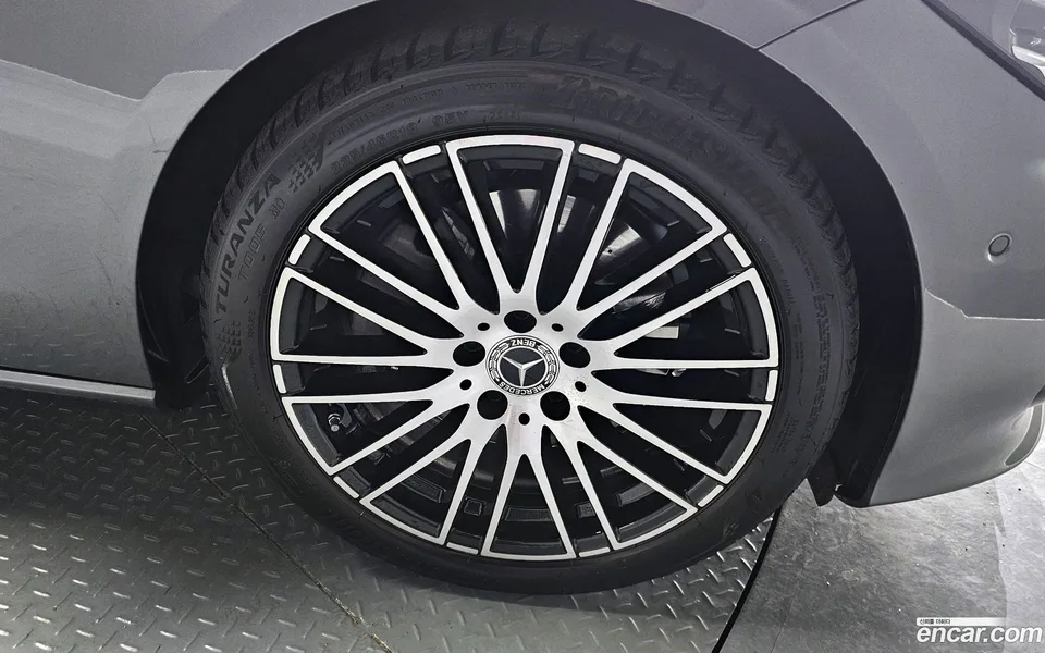 Mercedes-Benz C-Class C300 4MATIC 2023 — миниатюра 5