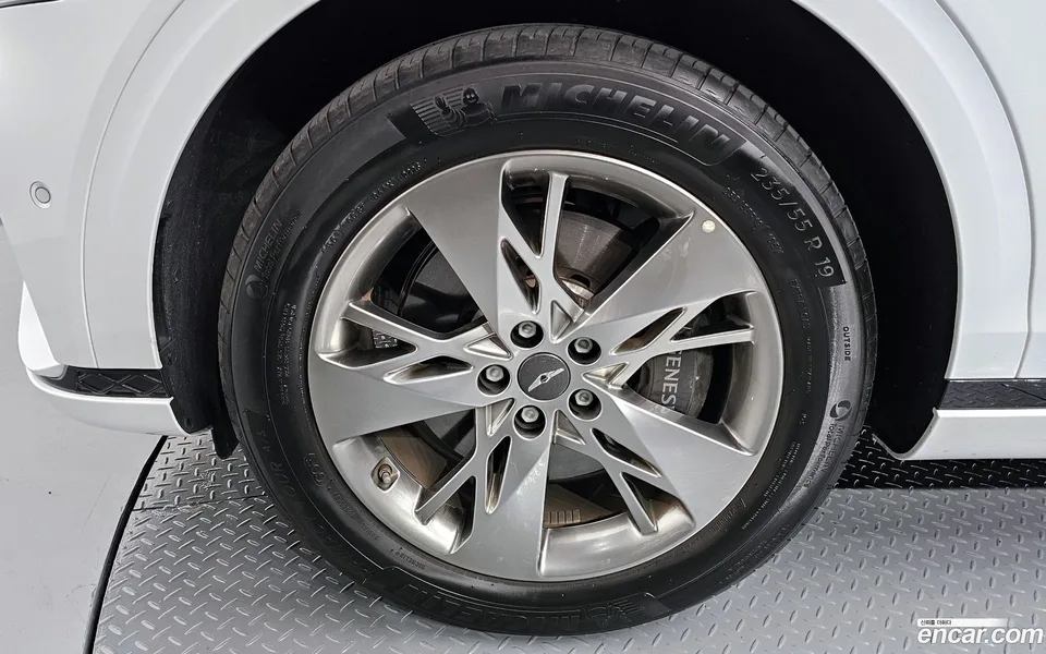 Genesis GV70 2.5T AWD 2023 — миниатюра 2