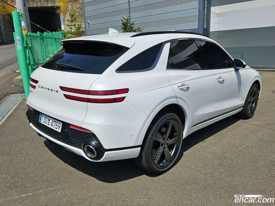 Genesis GV70 2.5T 2WD 2023 — миниатюра 4