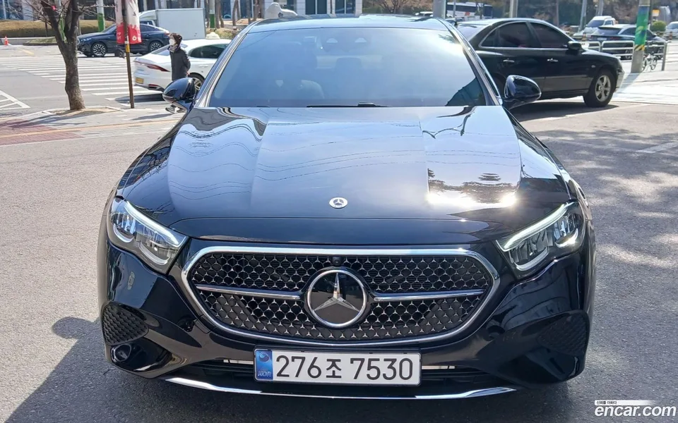 Mercedes-Benz E-Class E200 2025 — фото 1, купить с доставкой в Москву