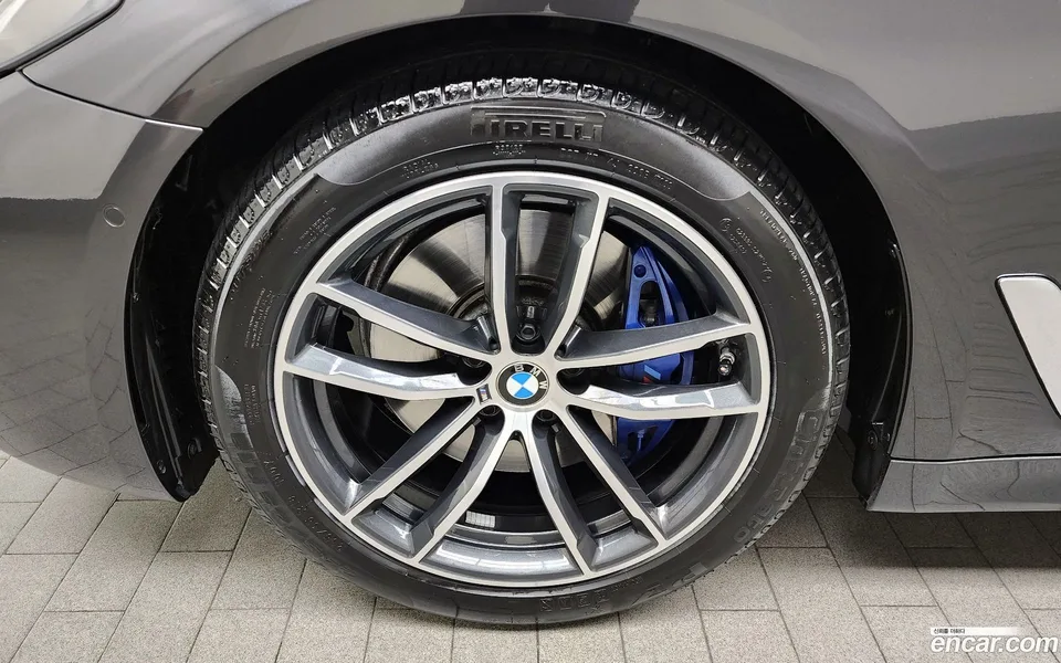 BMW 5 Series 520i M 2023 — миниатюра 5