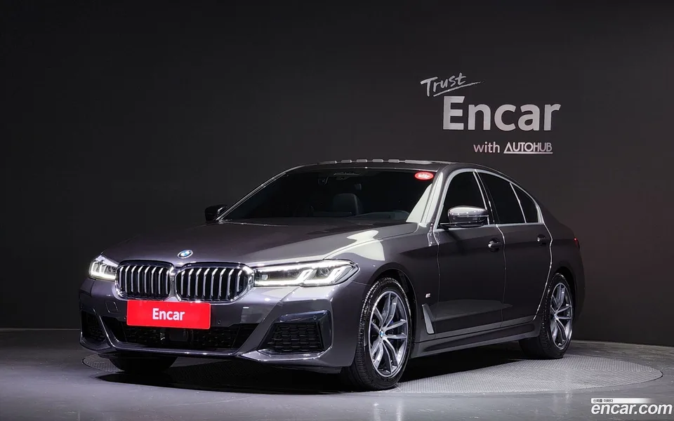 BMW 5 Series 520i M 2023 — фото 1, купить с доставкой в Москву