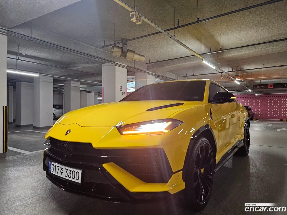 Lamborghini Urus 4.0 V8 S 2024 — фото 1, купить с доставкой в Москву