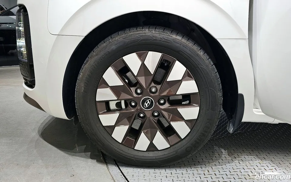 Hyundai Staria 4WD 2022 — миниатюра 5