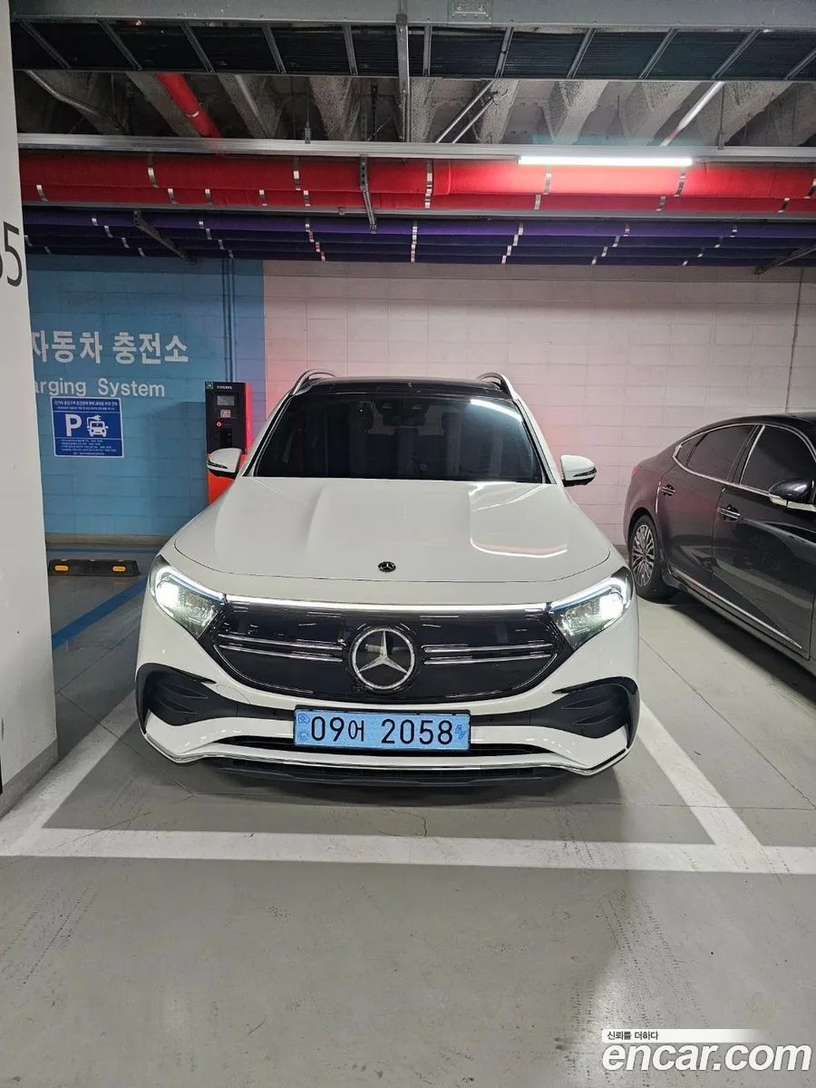 Mercedes-Benz EQB EQB300 4MATIC AMG 2023 — фото 1, купить с доставкой в Москву