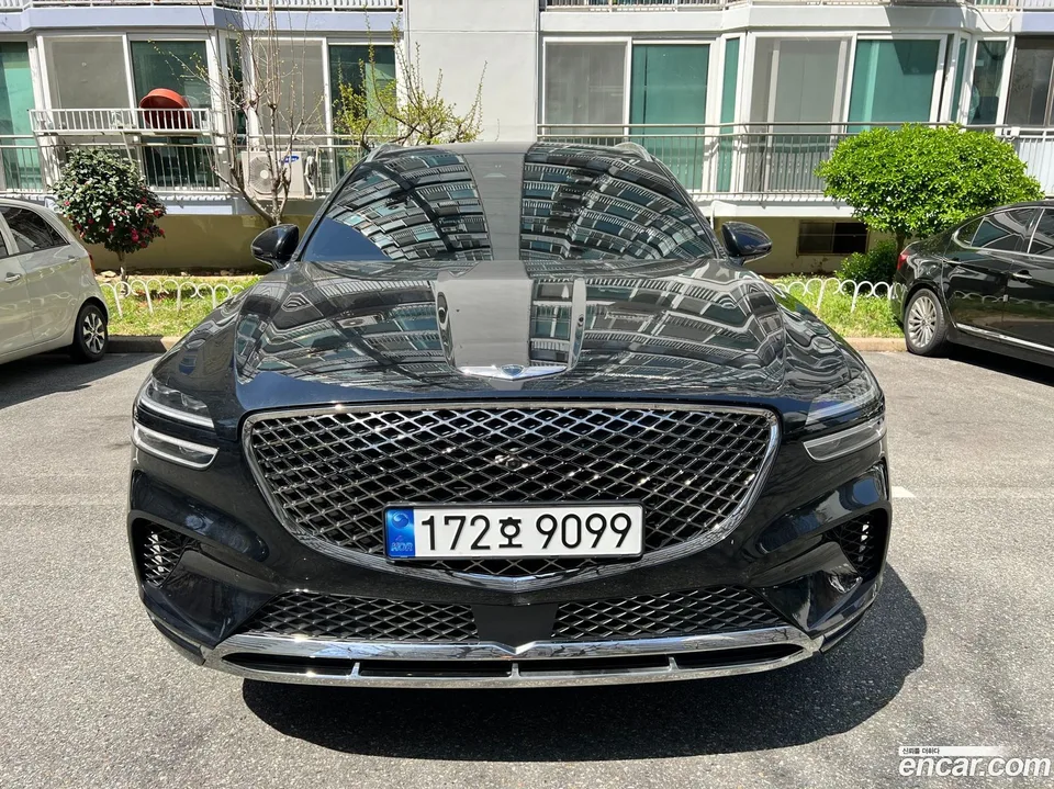 Genesis GV70 2.5T 2WD 2022 — фото 1, купить с доставкой в Москву