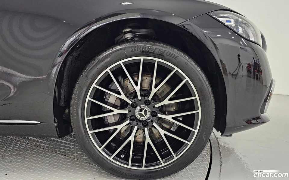 Mercedes-Benz S-Class S580L 4MATIC 2024 — thumbnail 2