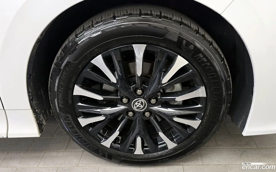 Toyota Alphard 2.5 HEV AWD 2023 — миниатюра 5