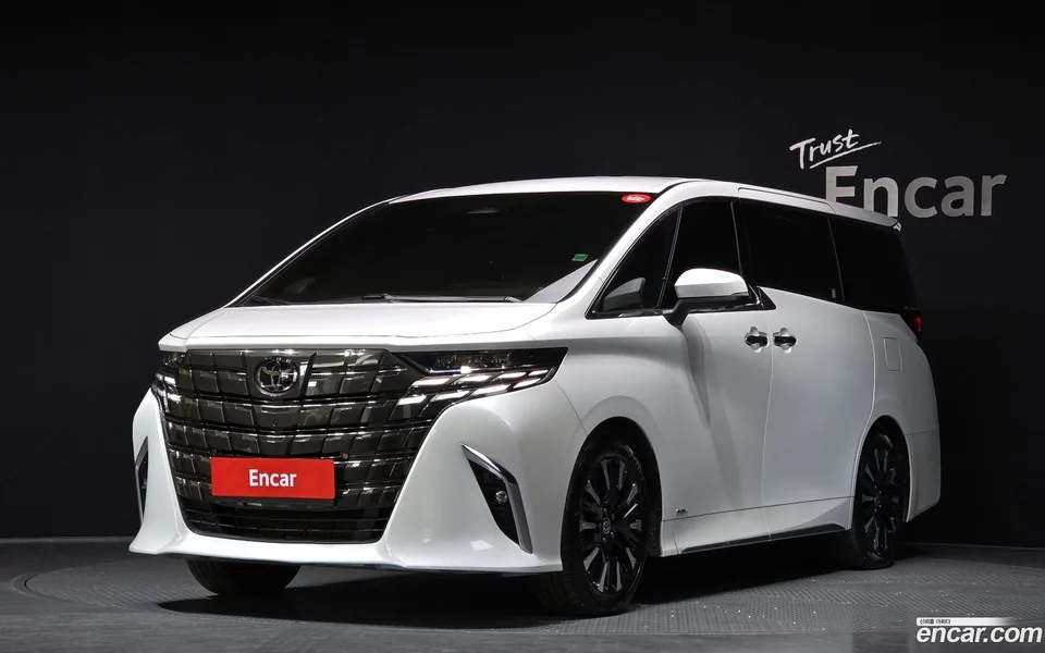 Toyota Alphard 2.5 HEV AWD 2023 — фото 1, купить с доставкой в Москву