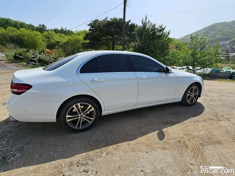 Mercedes-Benz E-Class E350 4MATIC 2022 — миниатюра 2