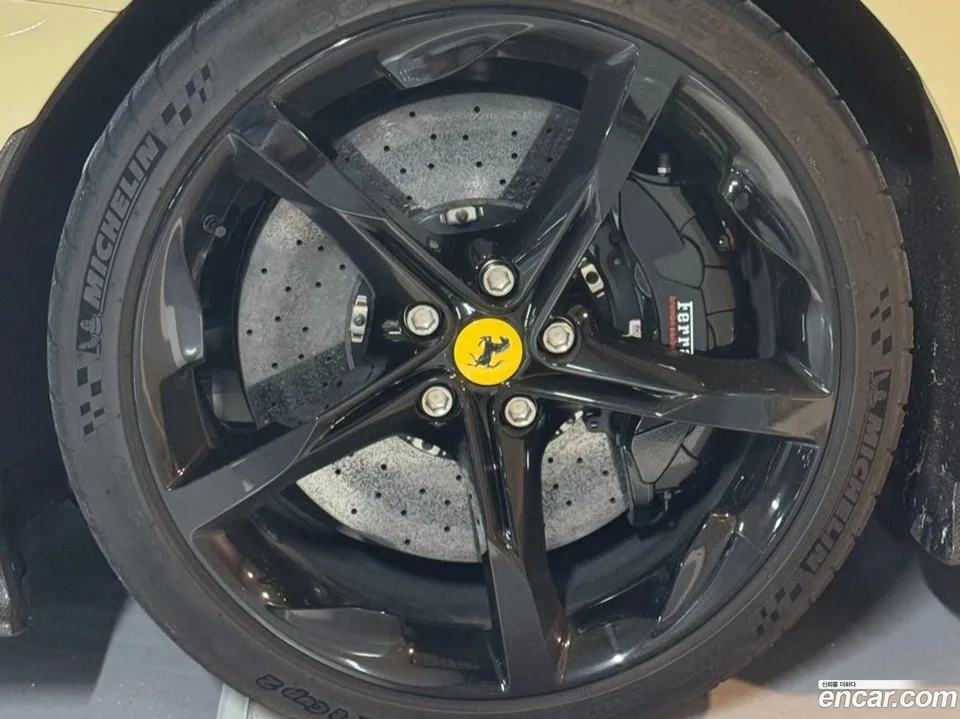 Ferrari SF90 Spider 4.0 2023 — thumbnail 2
