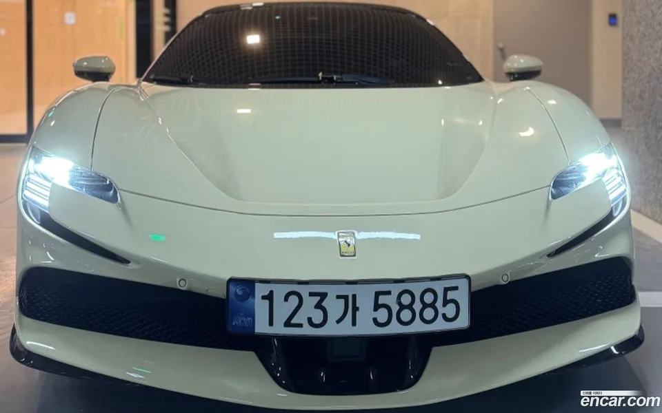 Ferrari SF90 Spider 4.0 2023 — thumbnail 3