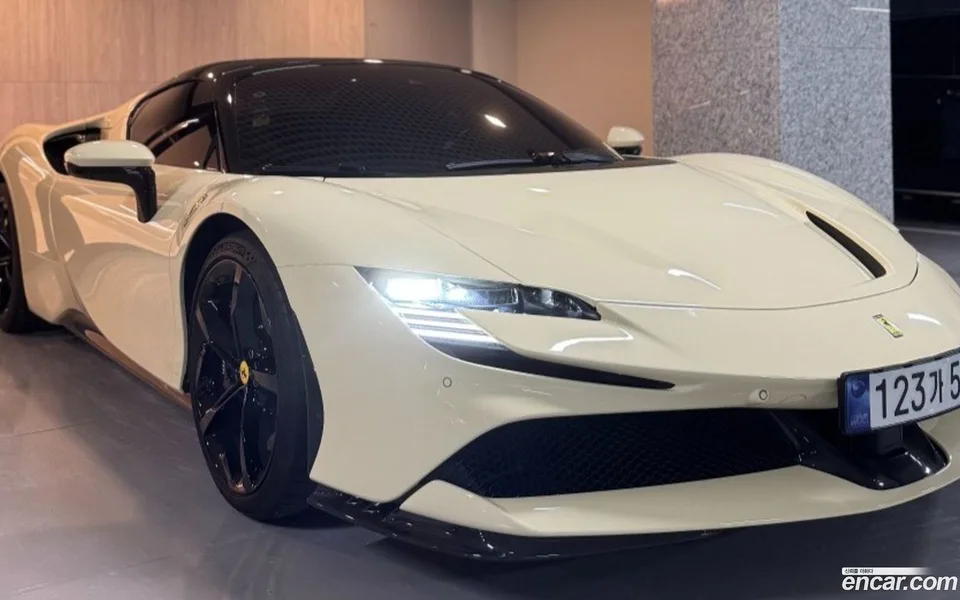 Ferrari SF90 Spider 4.0 2023 — photo 1, buy with delivery to Moscow