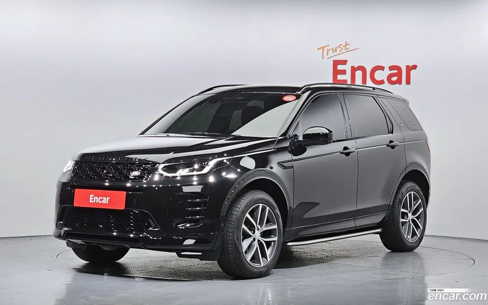 Land Rover Discovery Sport P250 SE 2024 — фото 1, купить с доставкой в Москву
