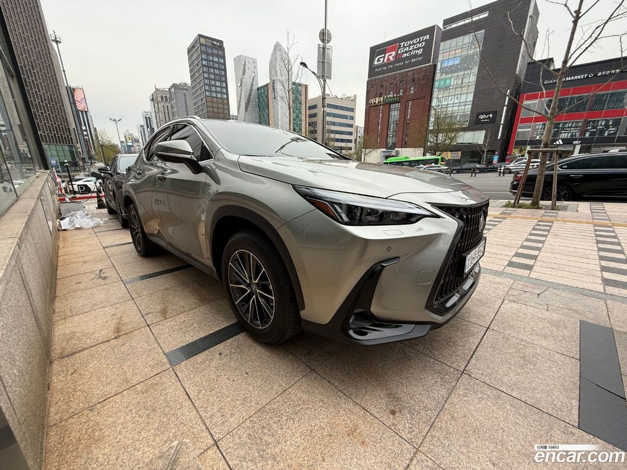 Lexus NX 450h+ 2025 — 3