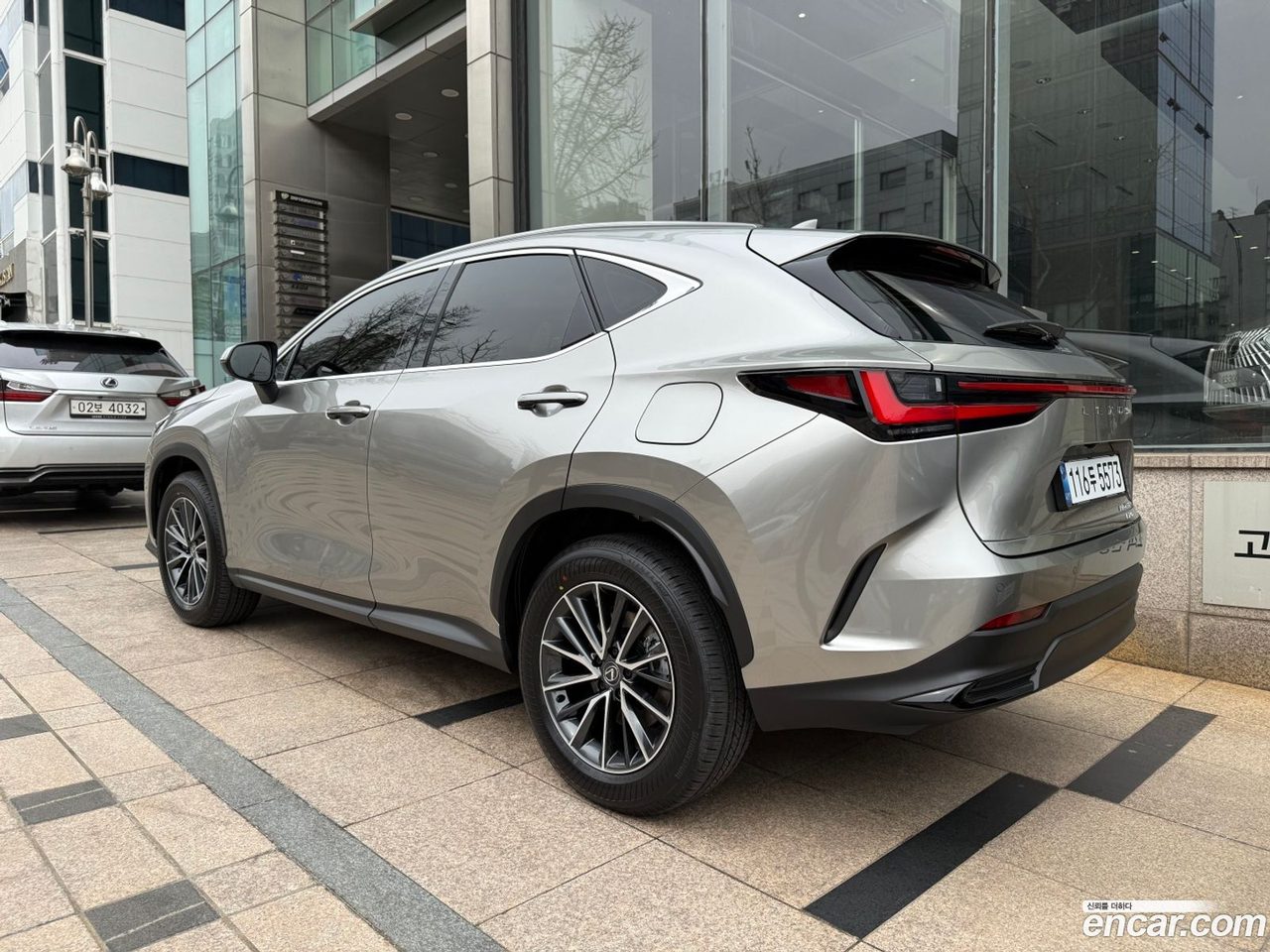 Lexus NX 450h+ 2025 — 5