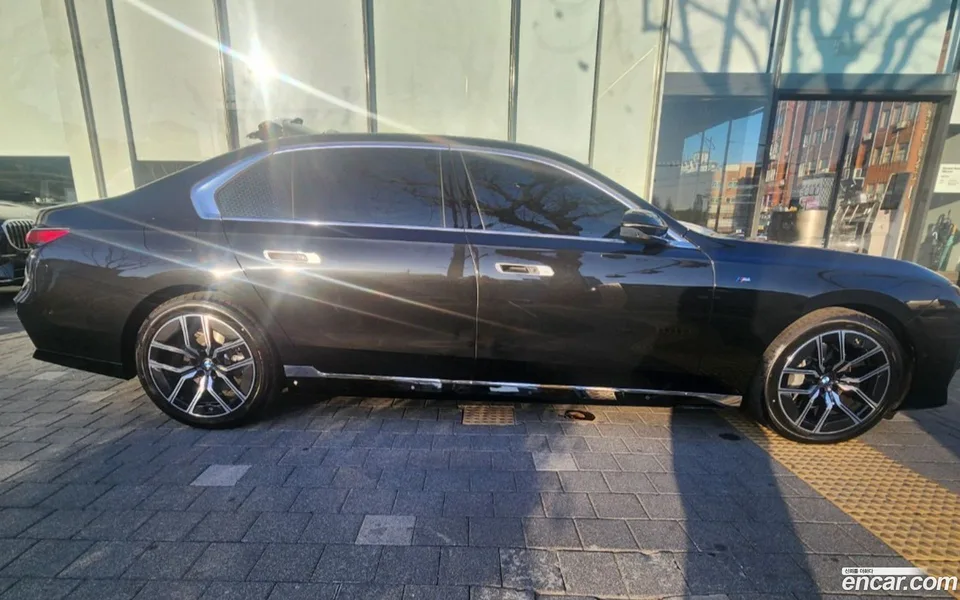 BMW 7 Series 740d xDrive M 2025 — миниатюра 3
