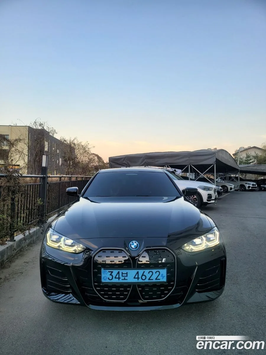 BMW i4 eDrive40 M 2022 — фото 1, купить с доставкой в Москву