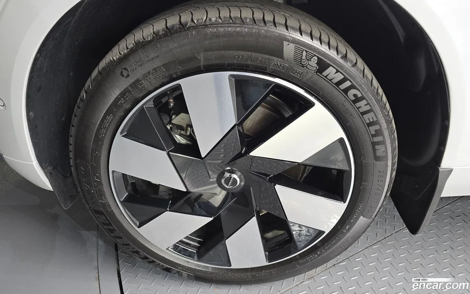 Volvo XC60 T8 2025 — миниатюра 5