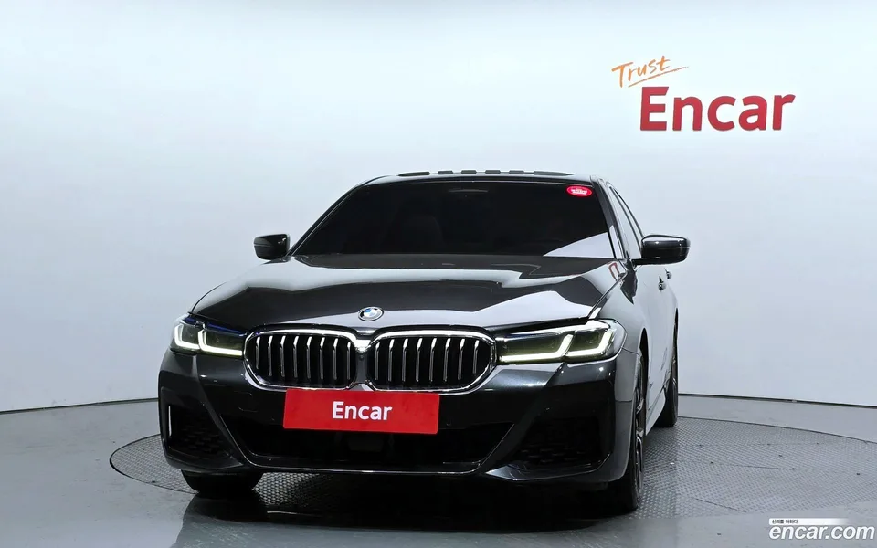 BMW 5 Series 530i xDrive M 2023 — миниатюра 3