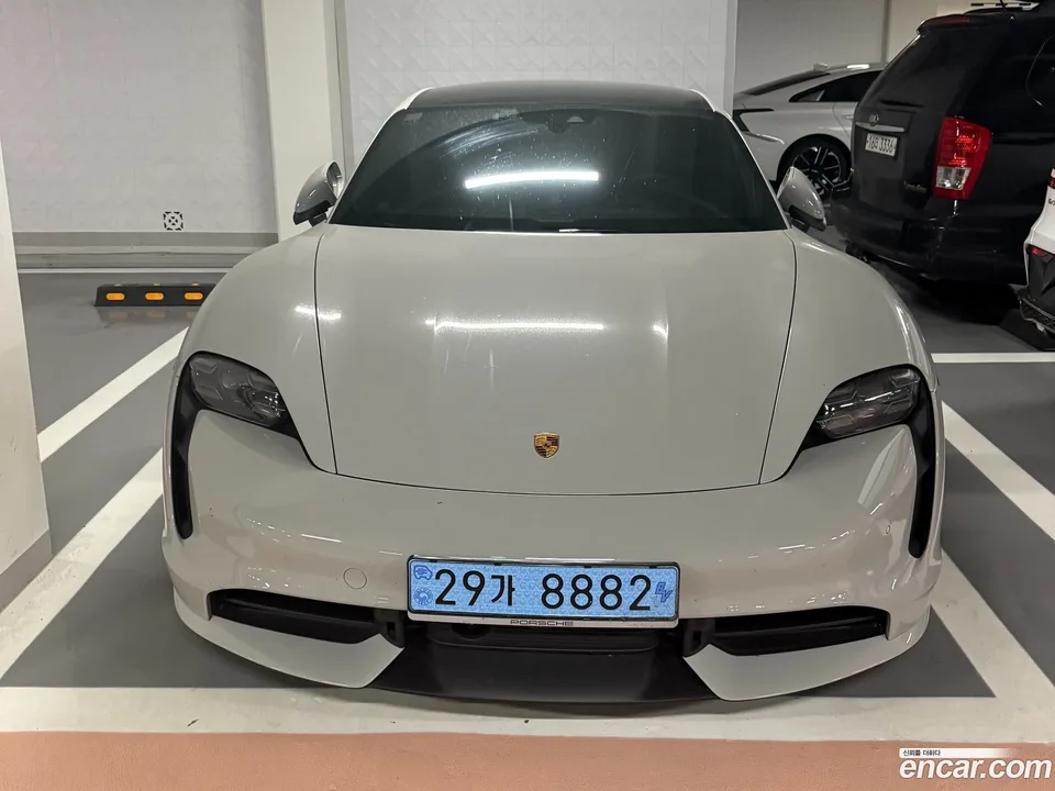 Porsche Taycan 2024 — photo 1, buy with delivery to Moscow