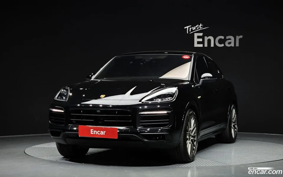 Porsche Cayenne 3.0 E- 2023 — фото 1, купить с доставкой в Москву
