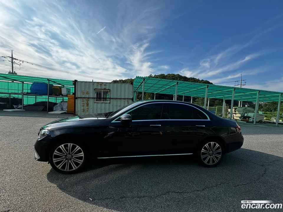 Mercedes-Benz E-Class E350 4MATIC 2022 — миниатюра 5