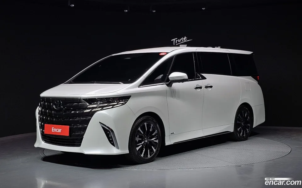 Toyota Alphard 2.5 HEV AWD 2024 — фото 1, купить с доставкой в Москву