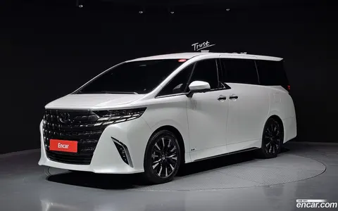 Toyota Alphard 2024 buy in Moscow