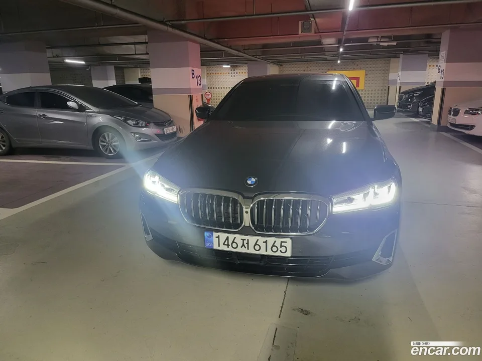 BMW 5 Series 530i 2023 — фото 1, купить с доставкой в Москву
