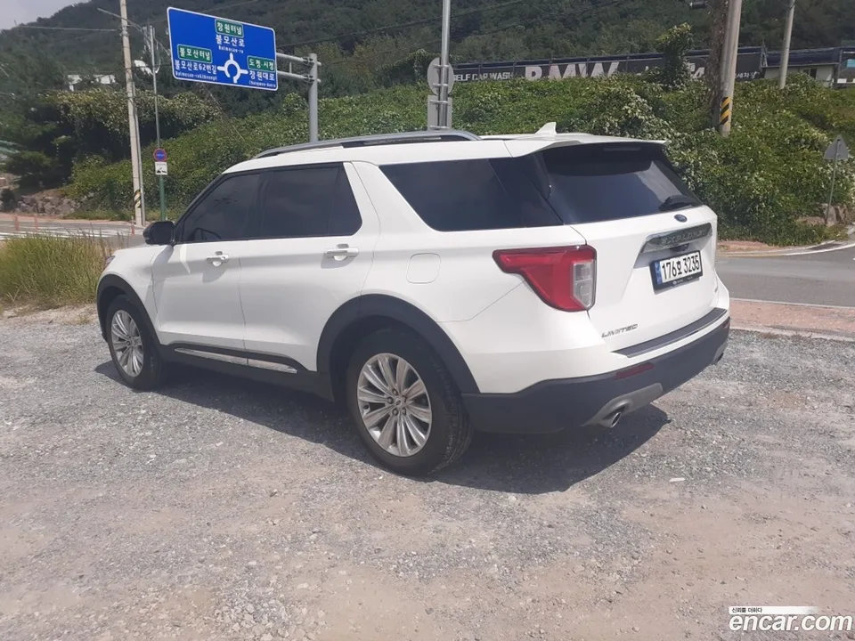 Ford Explorer 2.3 4WD 2022 — миниатюра 2