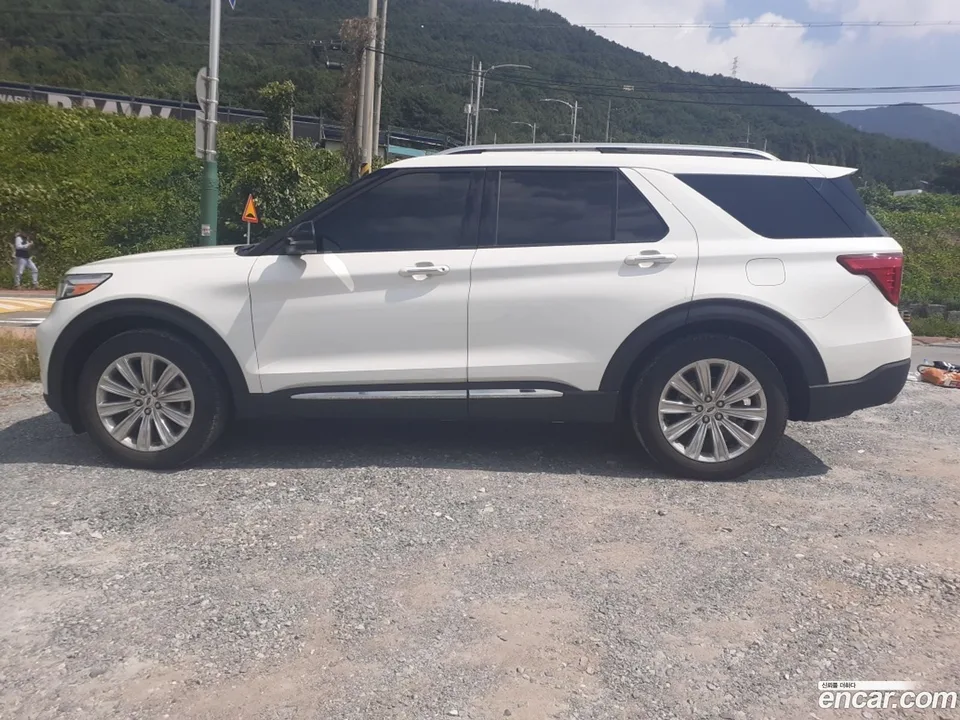 Ford Explorer 2.3 4WD 2022 — миниатюра 4