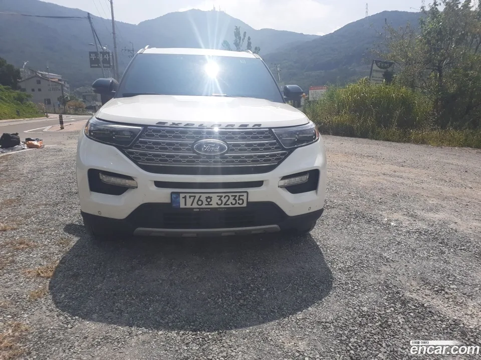 Ford Explorer 2.3 4WD 2022 — фото 1, купить с доставкой в Москву