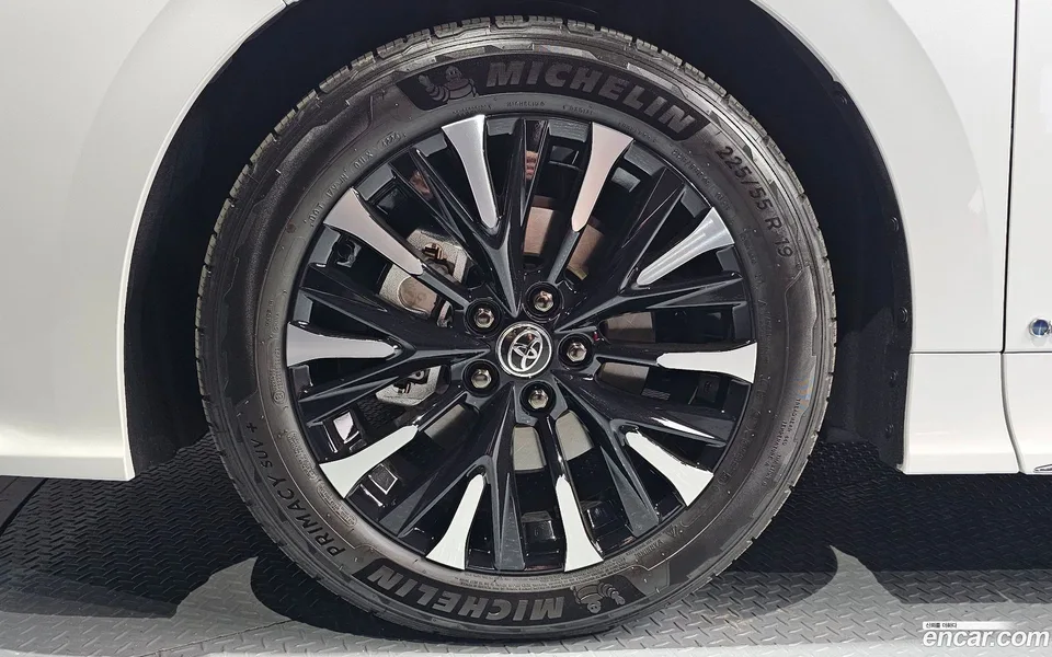 Toyota Alphard 2.5 HEV AWD 2024 — миниатюра 2