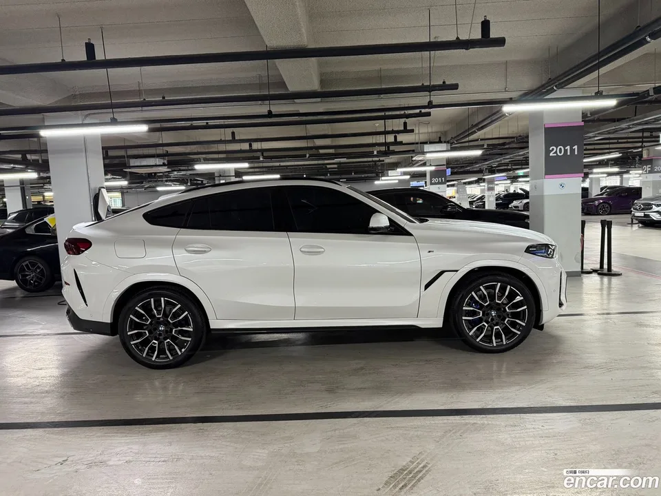 BMW X6 xDrive40i M 2025 — миниатюра 2