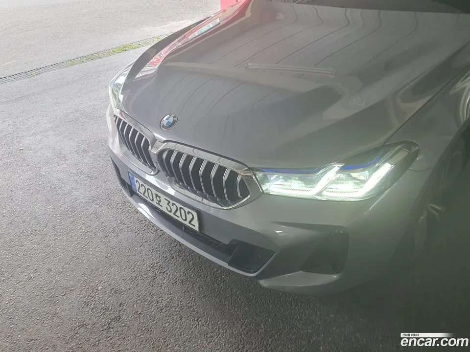 BMW 6 Series GT 630i xDrive M 2023 — миниатюра 3