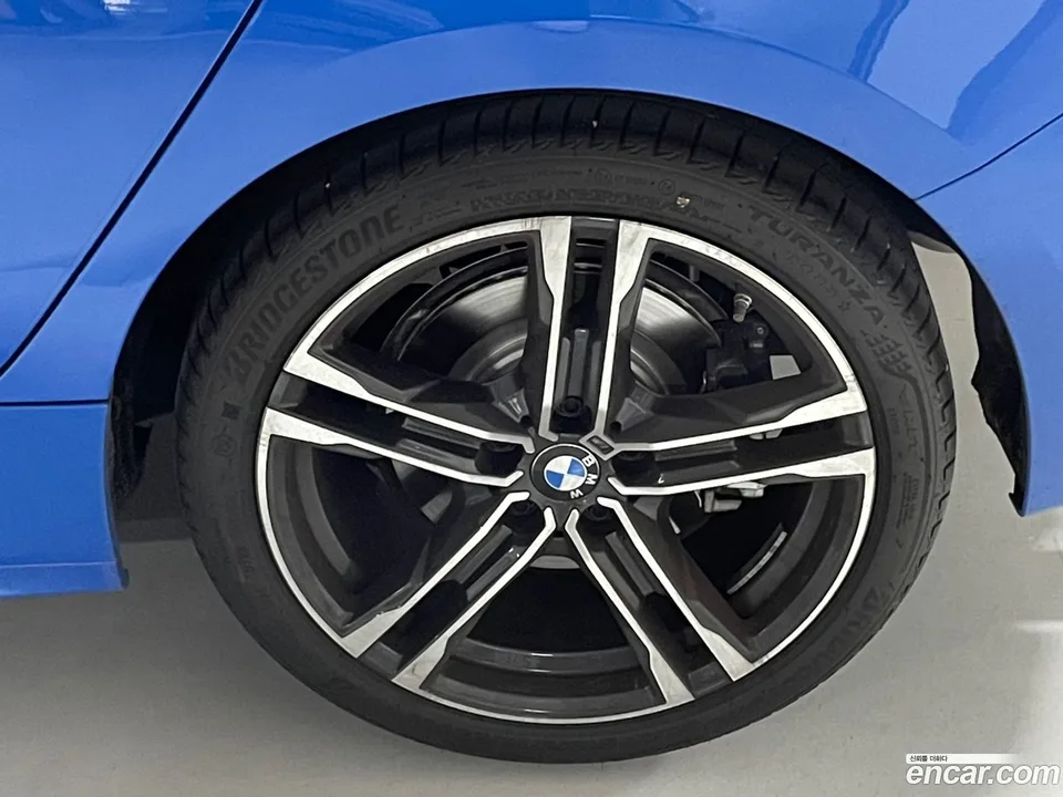 BMW 1 Series 120i M 2022 — миниатюра 2