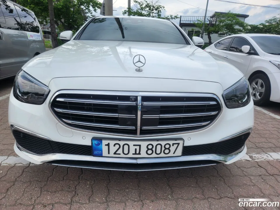 Mercedes-Benz E-Class E350 4MATIC 2023 — фото 1, купить с доставкой в Москву