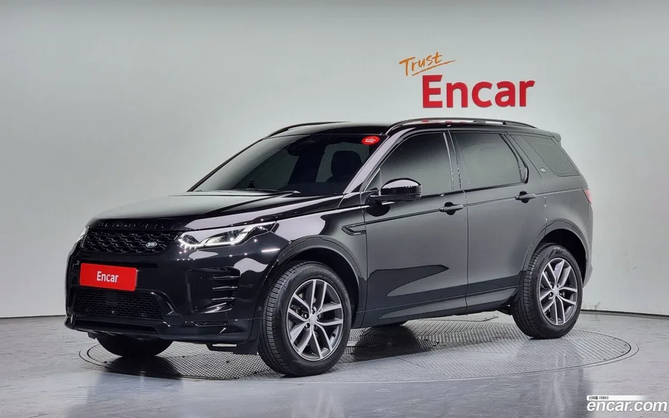 Land Rover Discovery Sport P250 SE 2024 — фото 1, купить с доставкой в Москву