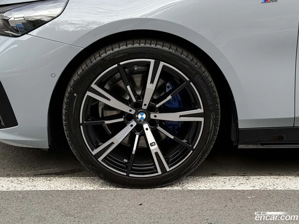 BMW 5 Series 530i xDrive M 2025 — миниатюра 2