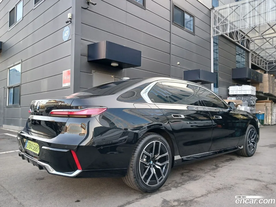 BMW 7 Series 740i xDrive M 2025 — миниатюра 2