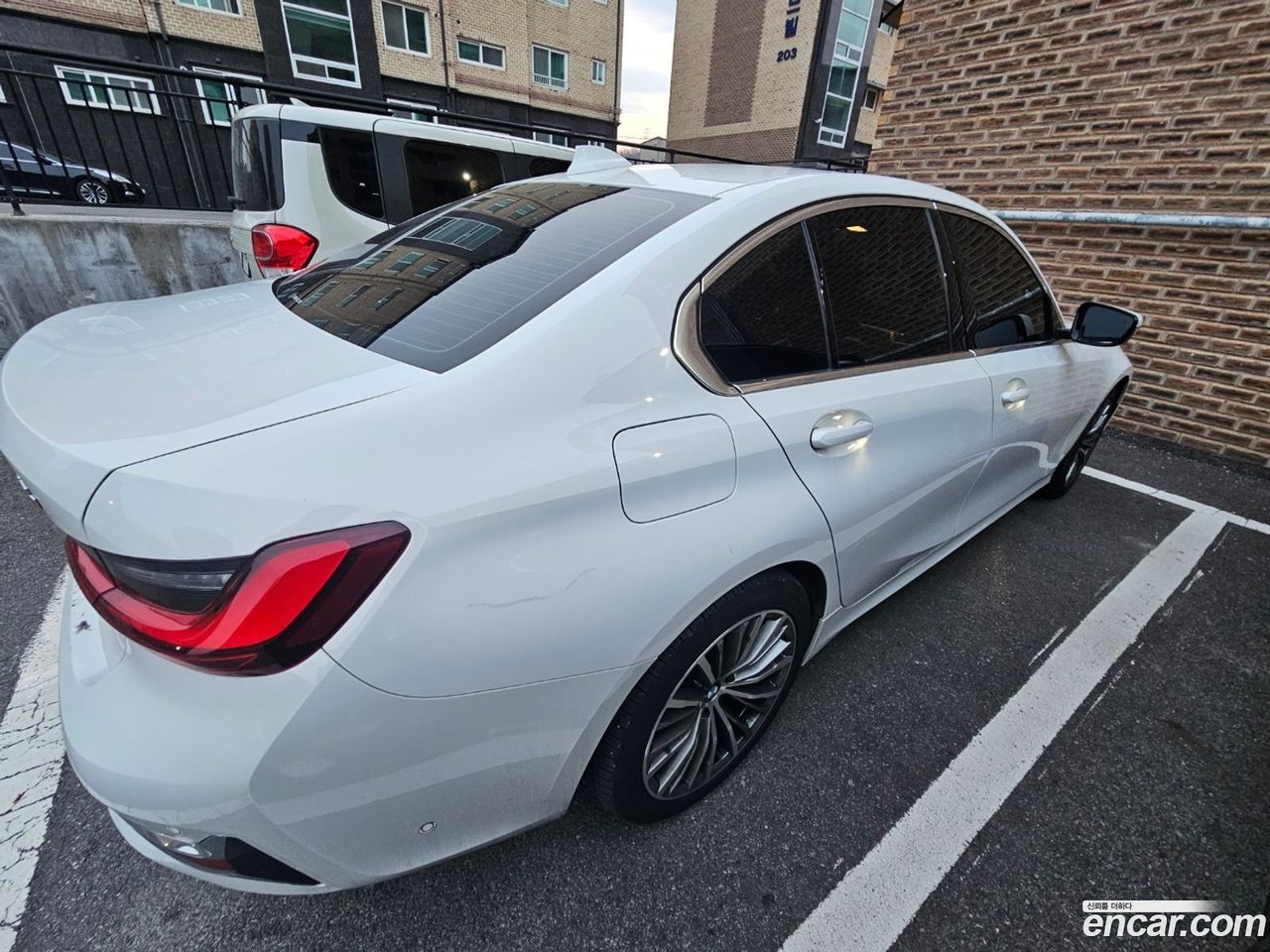 BMW 3 Series 2022 — 3