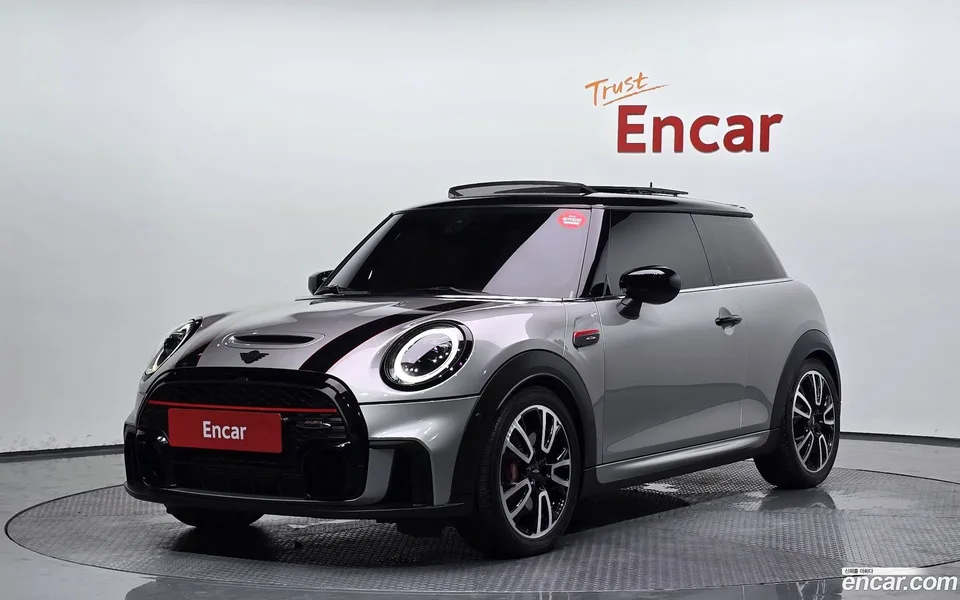 MINI Cooper S JCW 2023 — фото 1, купить с доставкой в Москву