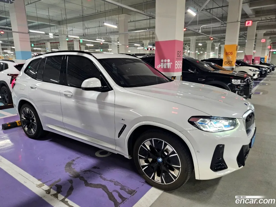 BMW iX3 M 2023 — миниатюра 2